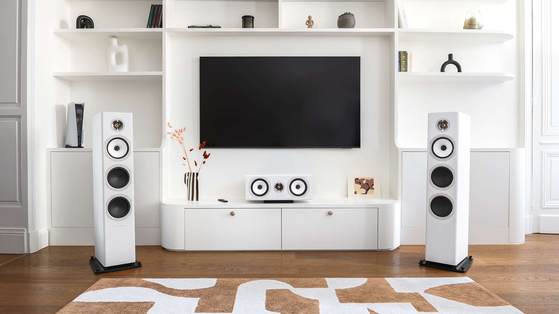 TRIANGLE-SOLSTICE-SOLS8-PICTURES-LIFESTYLE-02-WHITE